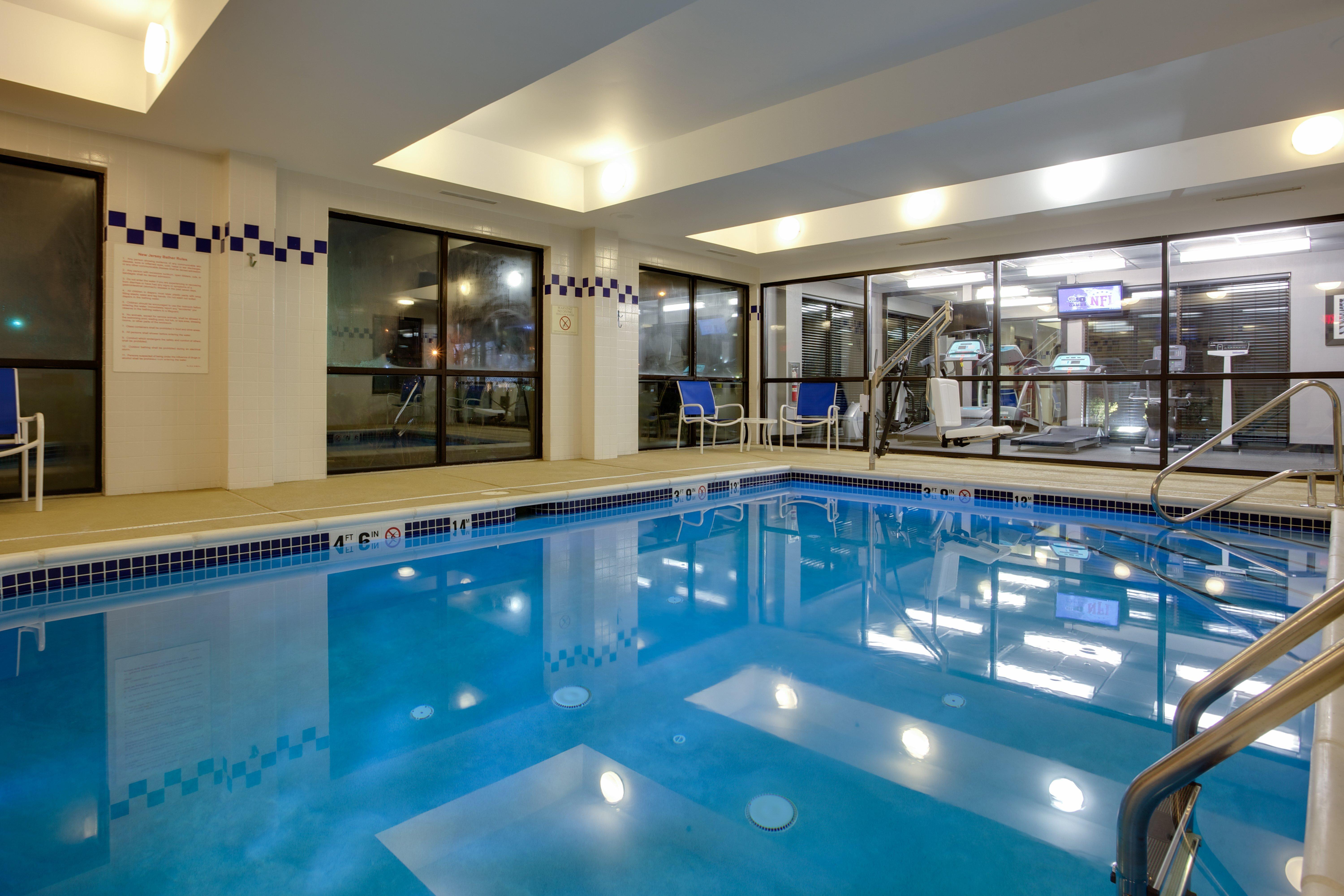Holiday Inn Express Hotel & Suites Meadowlands Area By Ihg Карлштадт Екстер'єр фото